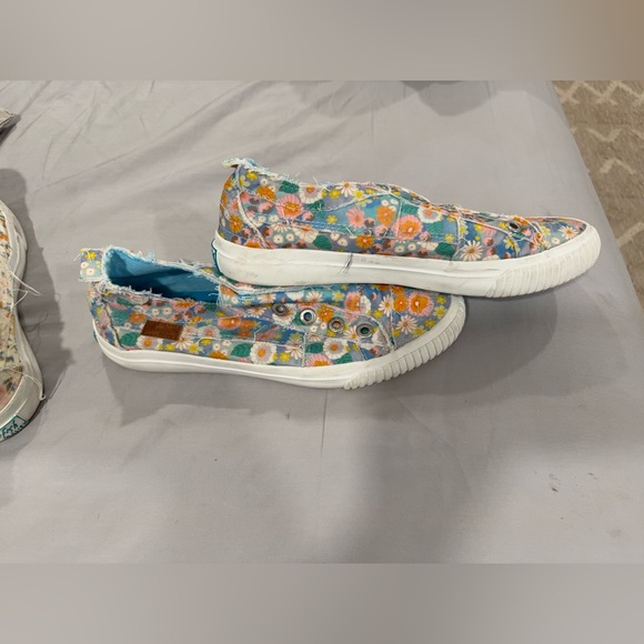 USED bundle of BLOWFISH sneakers and one pair Sperry’s… read description - Picture 7 of 15